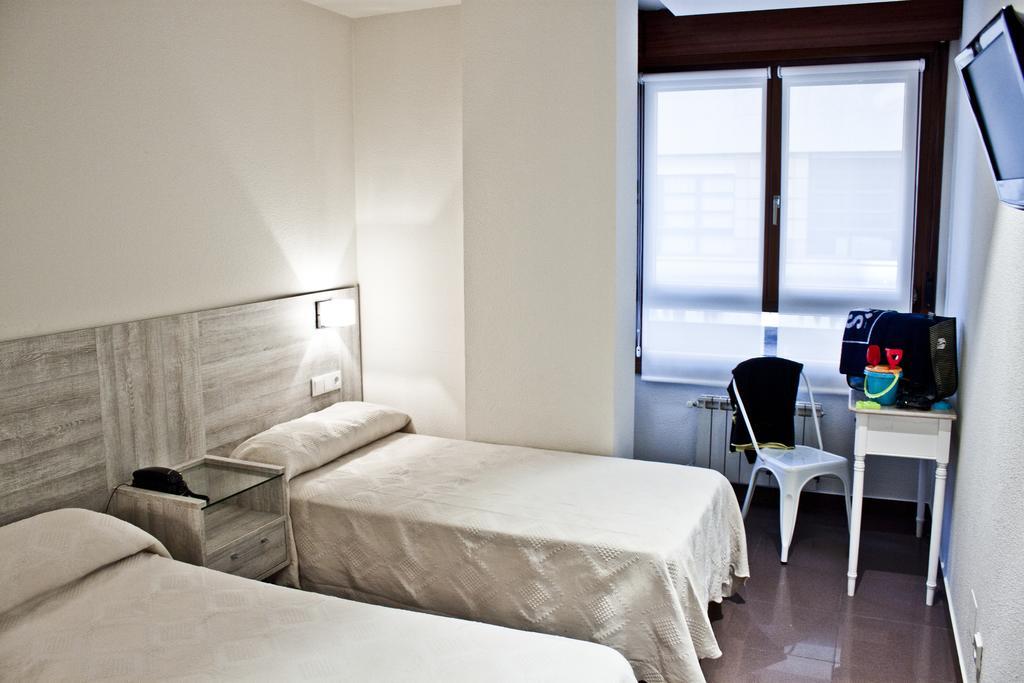 Hotel Playa Poniente Gijón Esterno foto