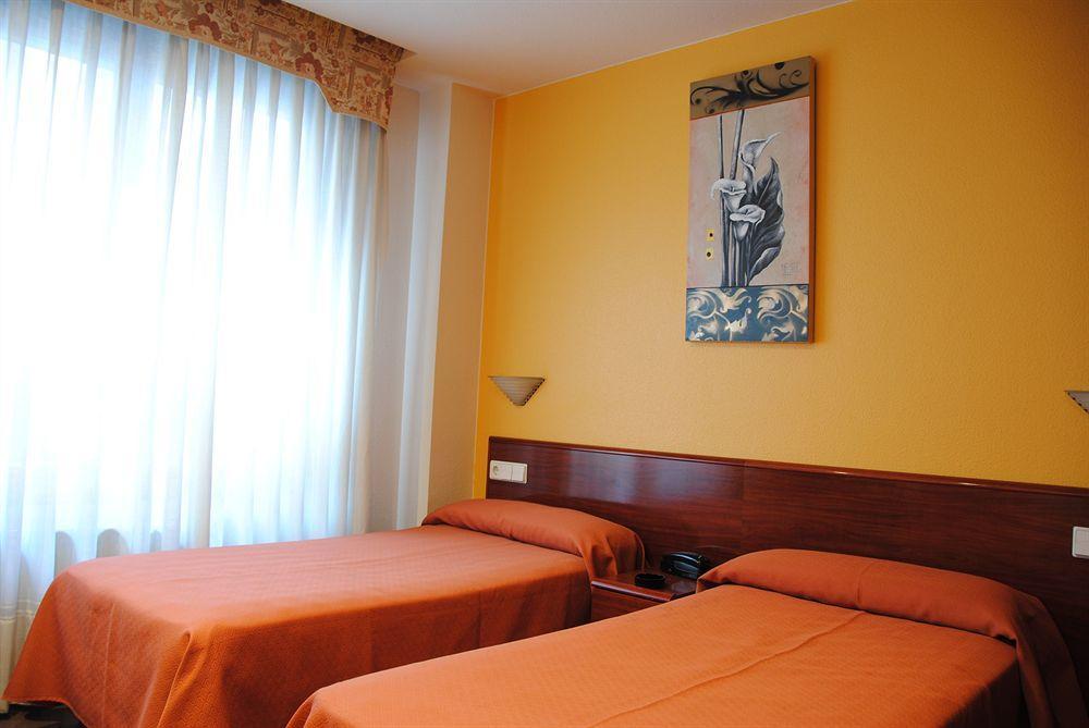 Hotel Playa Poniente Gijón Esterno foto