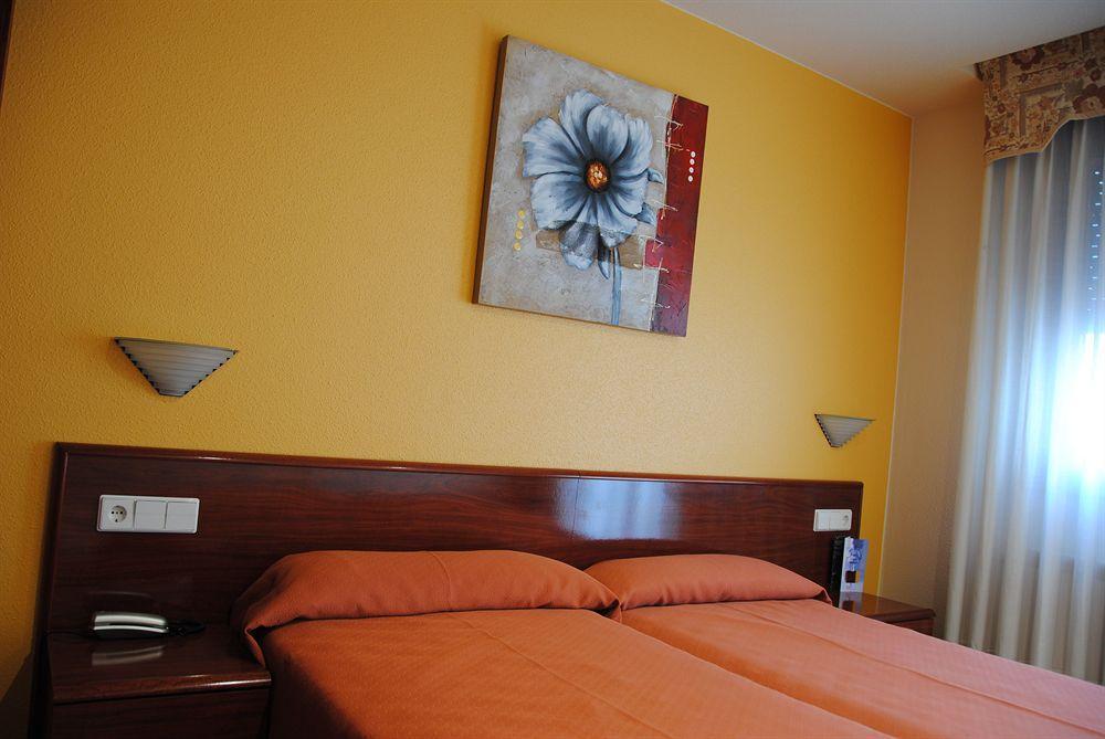 Hotel Playa Poniente Gijón Esterno foto
