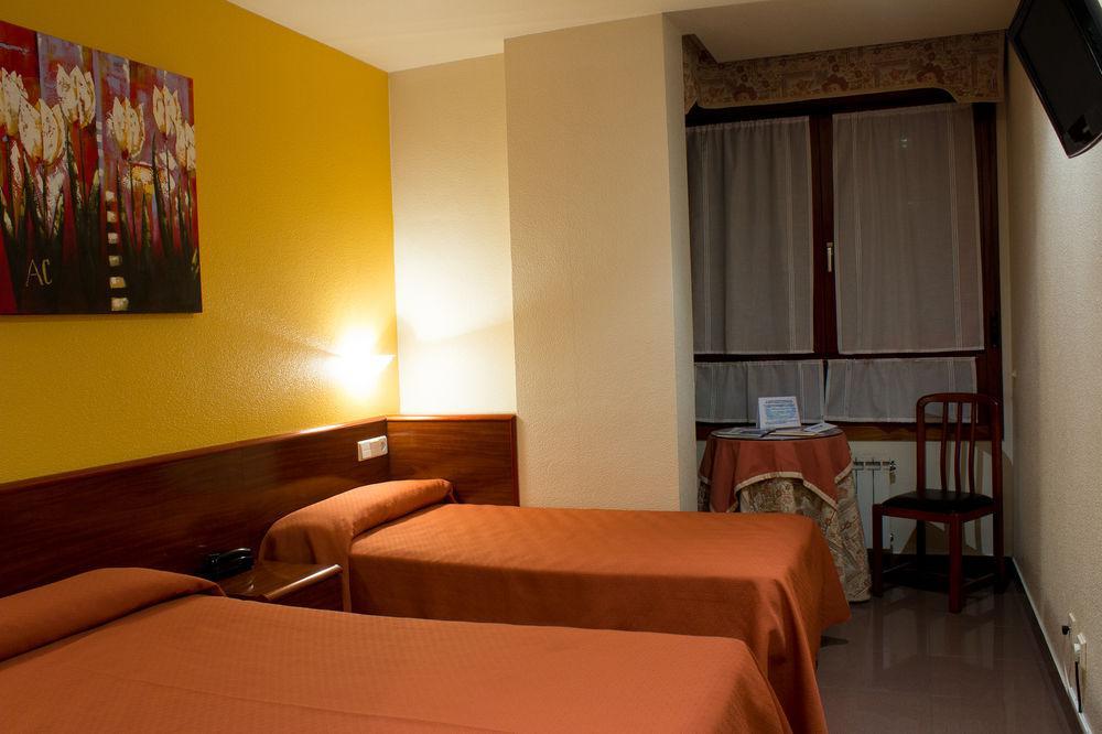 Hotel Playa Poniente Gijón Esterno foto